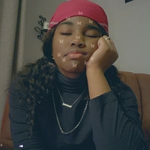 Meet your Posher, Laurencia